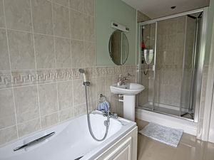 Photo 25- click for photo gallery